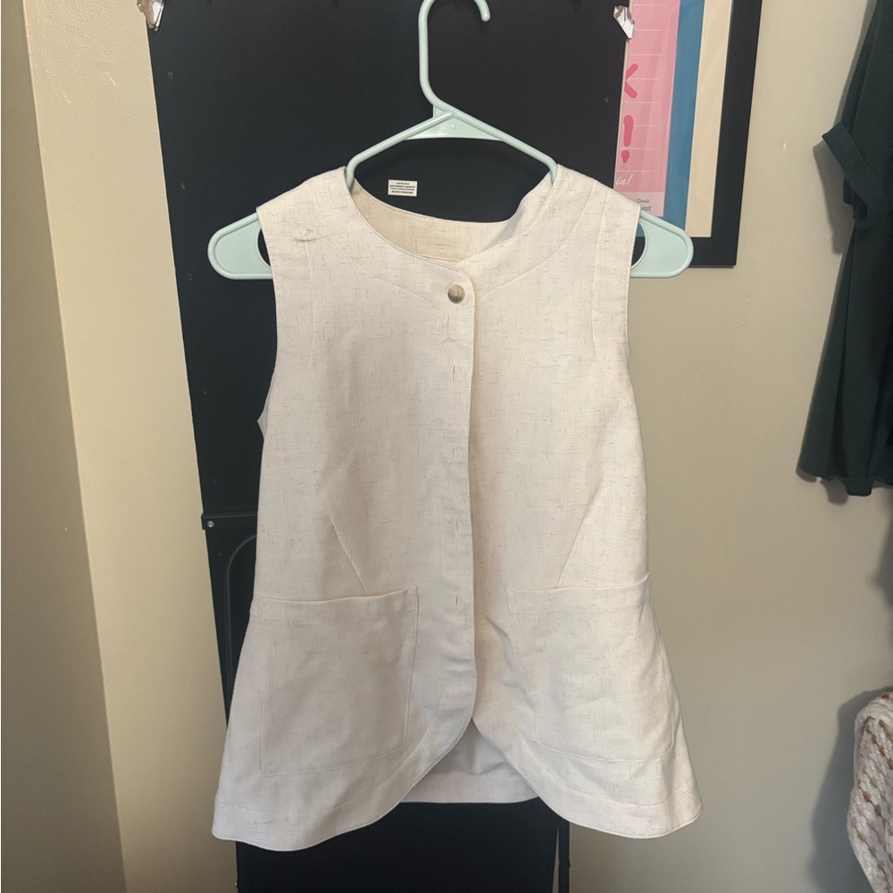 House of Harlow 1960 Cream Sleeveless Top